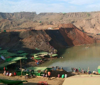 В Мьянме пропали 70 человек после оползня на нефритовой шахте