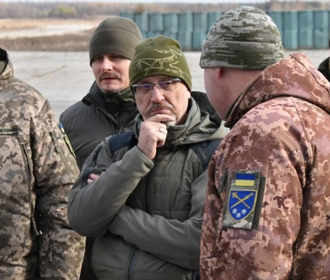 Украина не намерена совершать наступления на Донбасс и Крым - Резников