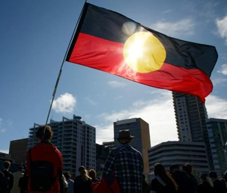 Австралия выкупила авторские права на флаг аборигенов