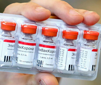 В России заявили об отрицательной эффективности COVID-вакцины