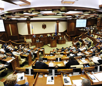 Парламент Молдовы вводит в стране ЧП из-за "газового кризиса"