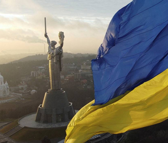 Ураган повредил самый большой флаг Украины