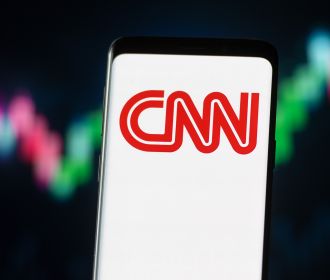 Глава CNN Джефф Цукер объявил об отставке за служебный роман