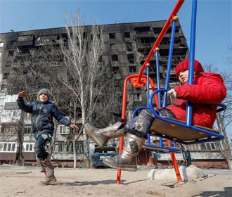 Около 1,6 млн детей Украины рискуют жить на грани голода - омбудсмен