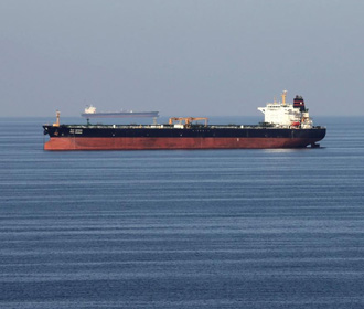 Группа танкеров из Евросоюза впервые нарушила эмбарго на российскую нефть