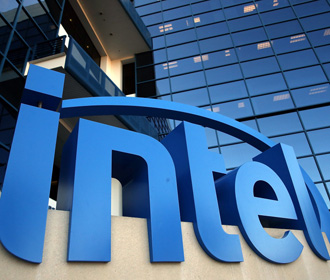 Intel приостановил работу в России