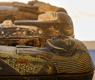 В Египте обнаружили сотни саркофагов с мумиями