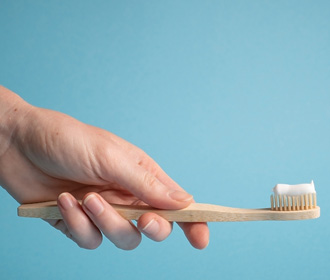 Зубные пасты с кедром: основная польза и преимущества