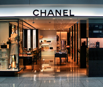 В центре Парижа ограбили бутик Chanel на миллионы евро