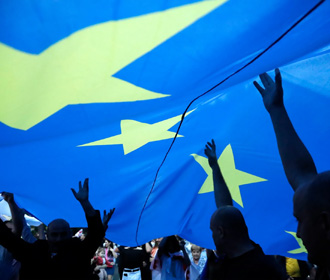 Большинство украинцев положительно относятся к ЕС – соцопрос