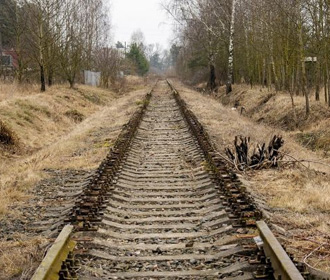 Диверсии на железных дорогах стали проблемой для РФ, открыто 76 дел - разведка Британии
