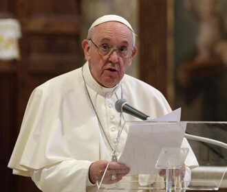 Папа Римский призвал Украину "искать мир"