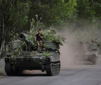 Для полноценного наступления Украине не хватает тяжелой техники — Арестович