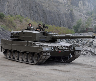 Германия начала передачу Чехии танков Leopard вместо переданных Украине Т-72