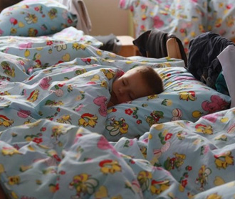 Детским садам рекомендовали перенести кровати в подвалы