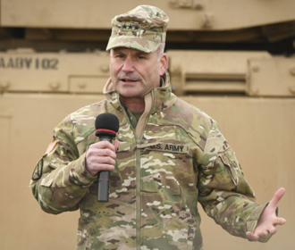 Американский генерал назвал РФ "хронической угрозой" для США и призвал помогать Украине