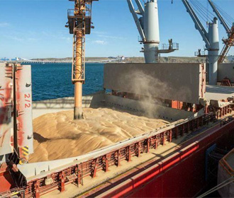 Украина завершает разработку страхования судов для перевозки зерна по Черному морю