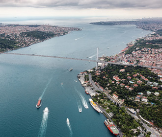 Турция сразу в пять раз поднимет плату за проход через Босфор и Дарданеллы