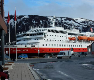 В Норвегии сел на мель круизный лайнер