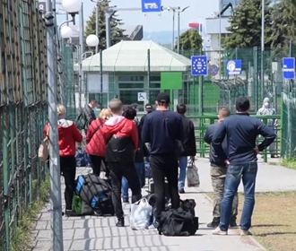 Четверть беженцев с Украины намерены остаться в Германии навсегда - СМИ