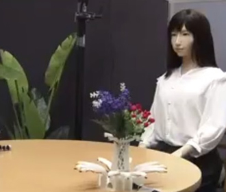 В Японии создали робота, понимающего человеческий юмор