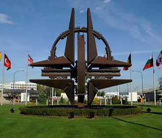 Зеленский: Российские ракеты над Румынией - это вызов НАТО