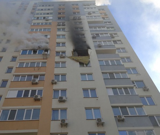 В киевской квартире взорвался аккумулятор и спровоцировал сильный пожар