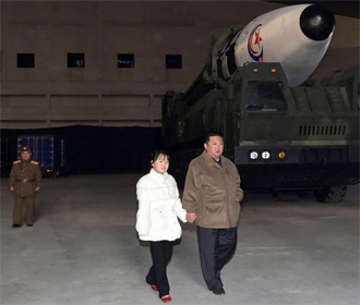 Южная Корея заявила, что КНДР ускоряет поставки секретного оружия России