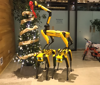 Работы Boston Dynamics украсили елку на новогоднем видео