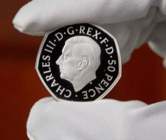 Первые монеты с портретом короля Карла III поступили в обращение в Великобритании