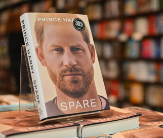 Мемуары принца Гарри "Запасной" стали самой выбрасываемой книгой этого лета