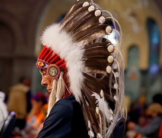Канада выплатит индейцам компенсацию за культурный геноцид