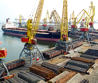 Китай будет использовать порт Владивостока для внутренней торговли - МИД России