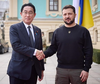 Япония предоставит Украине помощь в размере до $7 млрд - премьер