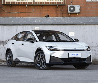 Toyota начала выпуск электрического седана с запасом хода 600 км