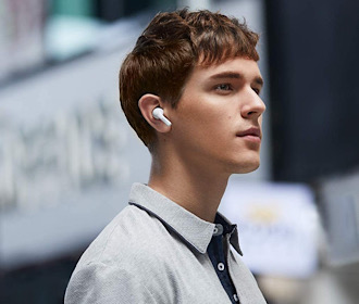 В AirPods Pro появится функция слухового аппарата - Bloomberg