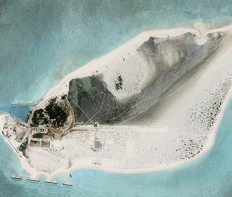 Китай строит полосу для самолетов на спорном острове - СМИ