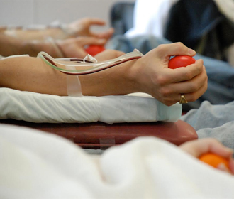 Восемь городов особенно остро нуждаются в донорской крови - Минздрав