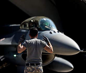 Стало известно, когда первая группа пилотов закончит обучение на F-16