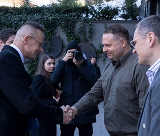 Венгрия готова приумножить свои усилия для наступления мира в Украине - Сийярто