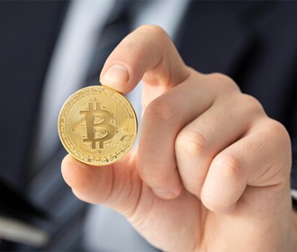 Стоимость Bitcoin упала ниже 63 тысяч долларов