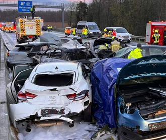 В Германии на автобане столкнулись почти 40 автомобилей