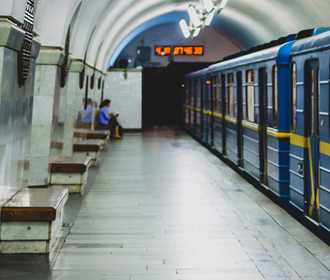 Метро Киева увеличит интервал движения поездов из-за дефицита рабочих
