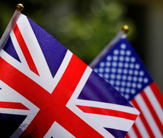 флаги США и Британия