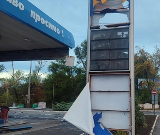 Россияне атаковали еще одну АЗС в Киеве